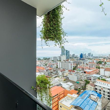 Arbour Hotel And Residence Pattaya Exterior foto View from the balcony of a condominium in Bangkok