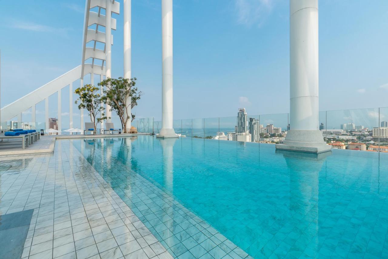 Arbour Hotel And Residence Pattaya Exterior foto Infinity pool at the rooftop